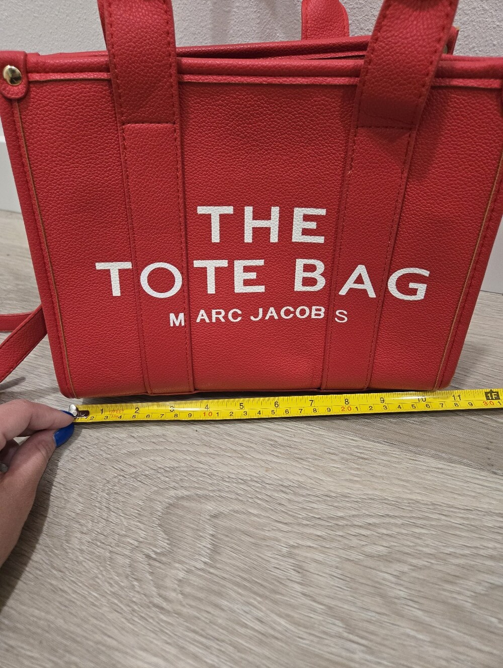 Marc Jacobs Red The Tote Bag - Structured Leather Tote - Picture 10 of 12